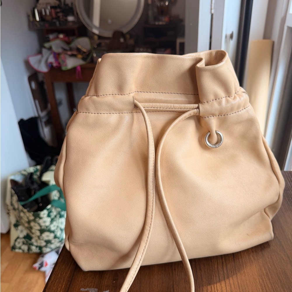 GROOM Paris Beige Bucket Shoulder Bag - Picture 4 of 7